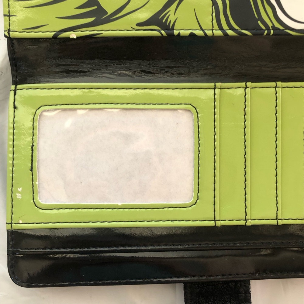 Iron Fist Green Zombie Stomper Wallet - Picture 6 of 12